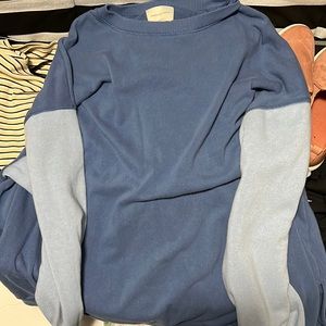 American eagle over sized sweater and has little slits on the sides